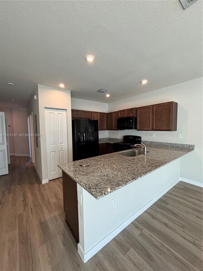 Building Photo - 1021 NW 5th Ave