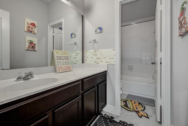 Building Photo - 2319 Gentle Breeze Ln