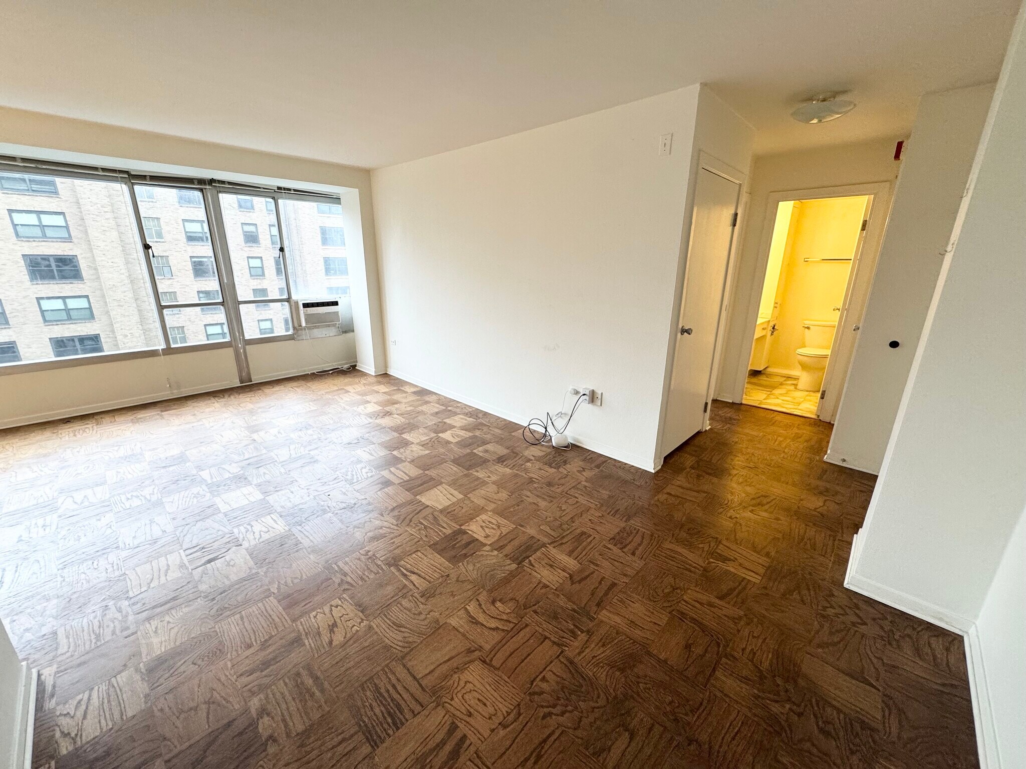 Building Photo - 1221 Minor Ave