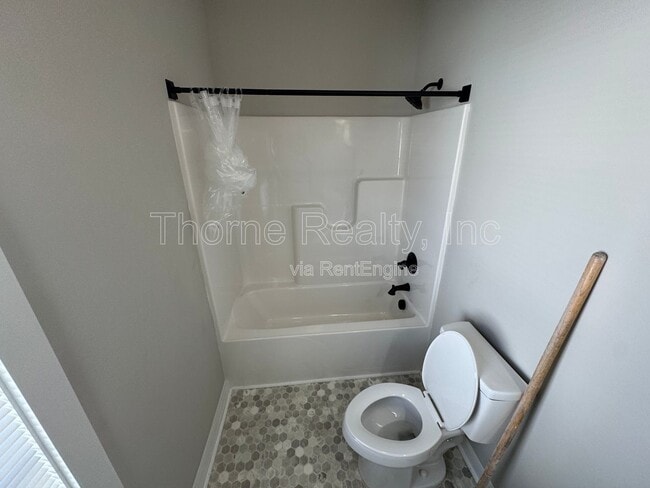 Building Photo - 821 Belleview Ave