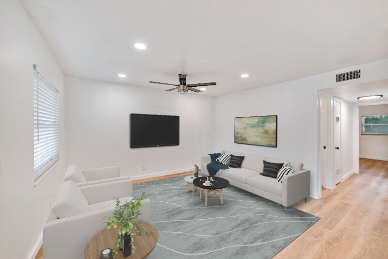 Building Photo - 4413 W Rogers Ave