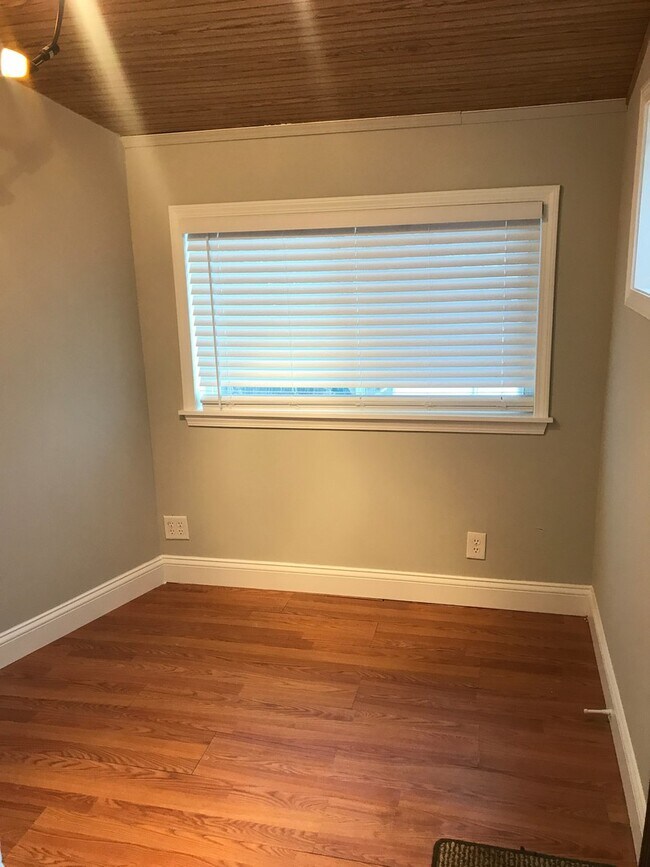 Building Photo - Beautiful Renovated Home near Sublette Park