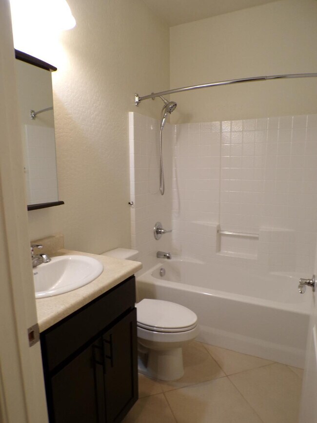 Building Photo - 844 Tiablanca Rd