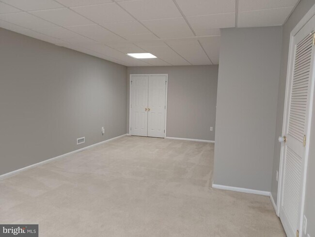 Building Photo - 197 Westbrook Dr