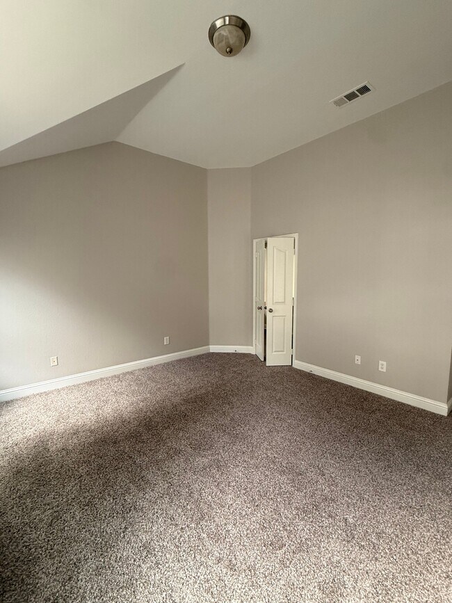Building Photo - 3105 Whispering Pine Blvd