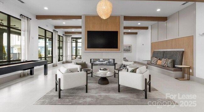 Building Photo - 2546 Perimeter Pointe Pkwy