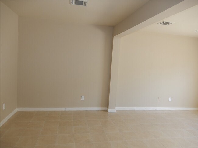 Building Photo - 1810 Country Village Blvd