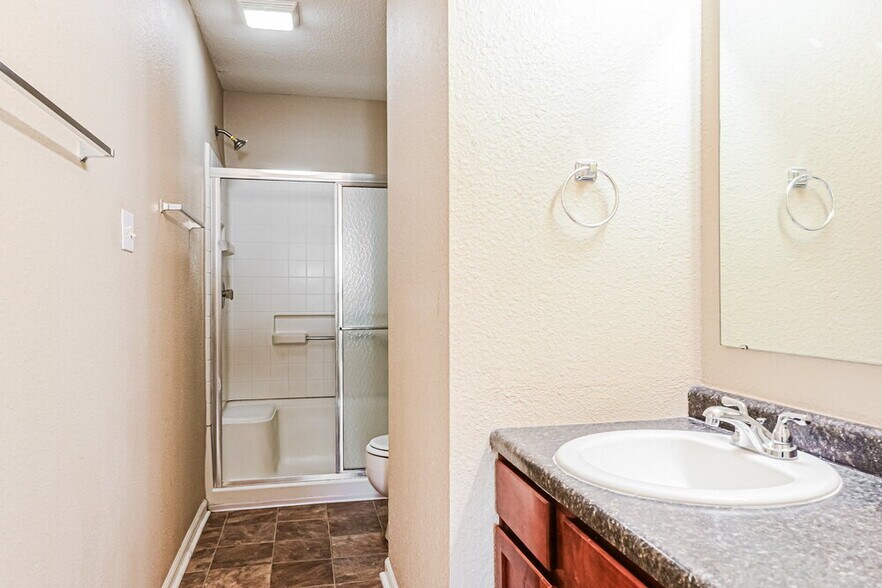 Building Photo - 1240 Cutler Ln