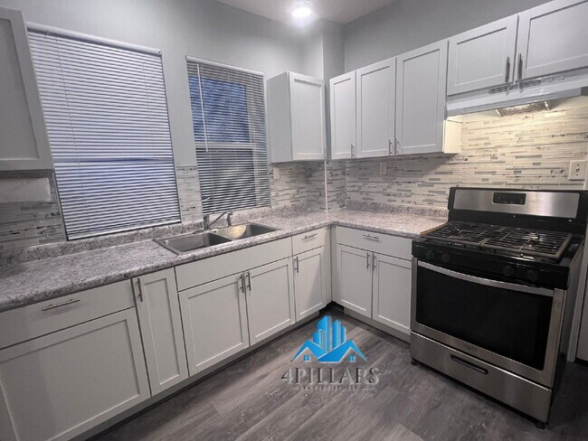 Building Photo - "Charming 3-Bed Gem in East Chicago – Spacious 1066 Sq Ft Retreat!"