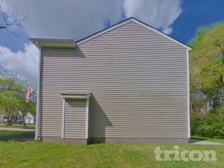 Building Photo - 9835 Veronica Dr