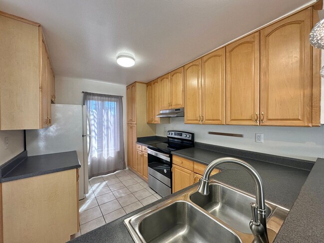 Primary Photo - 3 Bedroom Condo in Clairemont!! Near Beach...