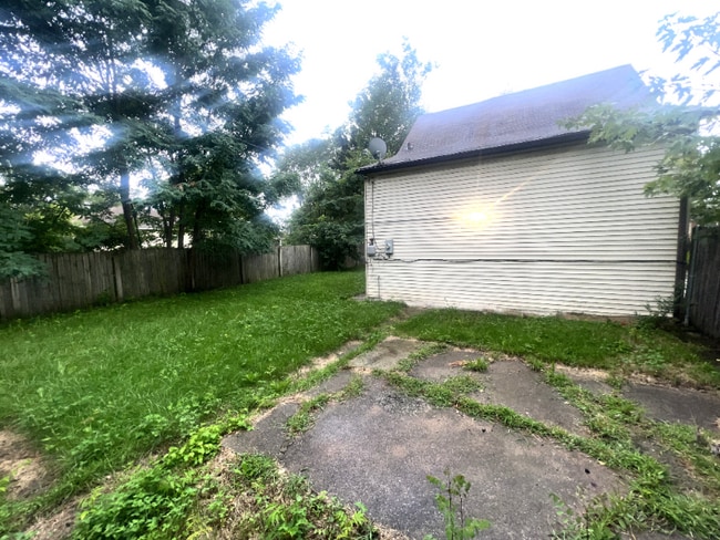 Building Photo - 11615 S Harvard Ave