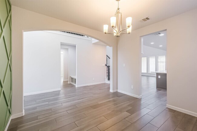 Building Photo - 8823 Morning Glow Dr