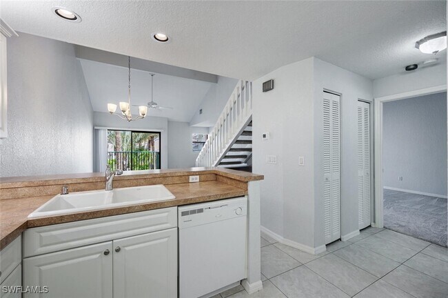 Building Photo - 60 Emerald Woods Dr