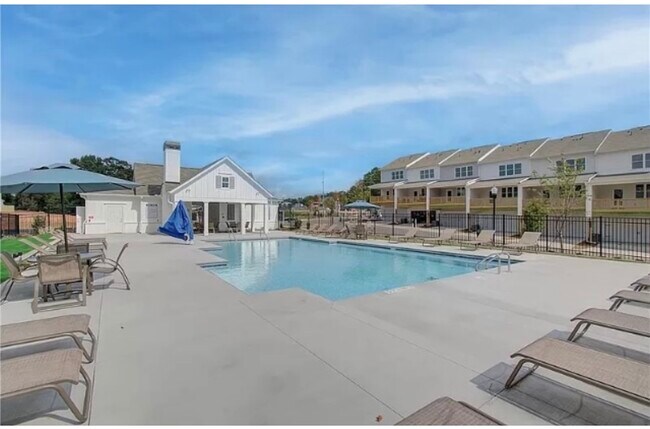 Pool - 1916 Allagash Ln