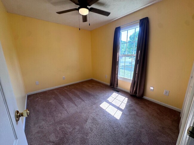 Building Photo - 109 Belle Boyd Dr