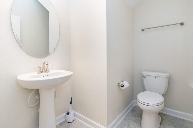 Building Photo - Lovely 5bd/3.5bath FOR RENT in highly soug...