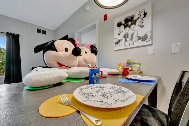 Building Photo - 8303 Palm Pkwy