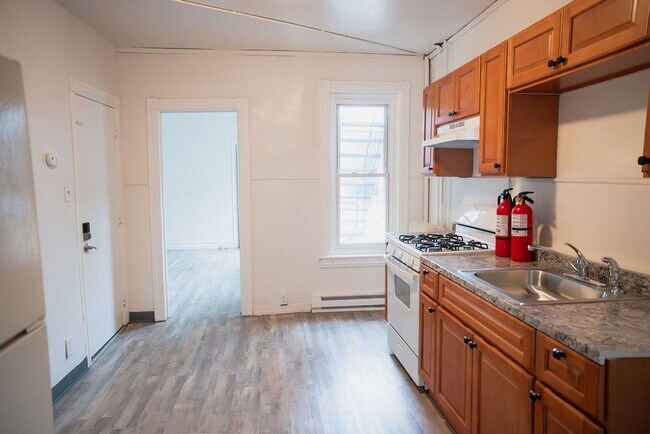 Building Photo - 534 N Law St