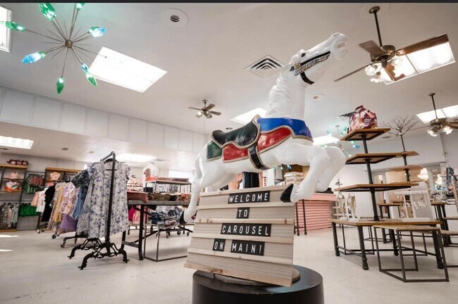 Building Photo - Luxurious 4 BR / 2 BA with THREE-CAR GARAGE - 2314 SF - Harmony Hills, Fredericksburg!