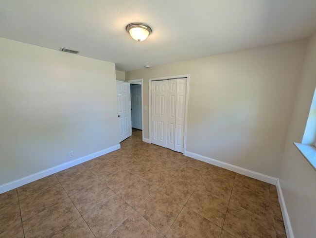 Building Photo - 180 Penn Way