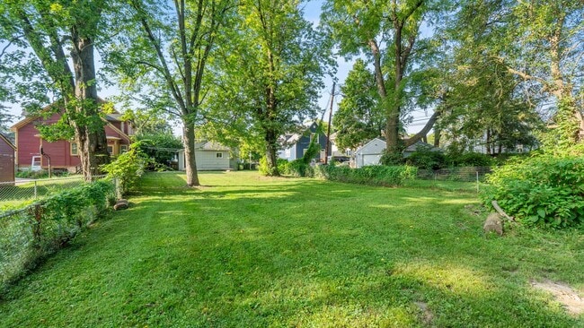 Building Photo - COMING SOON! 3 Bedroom House