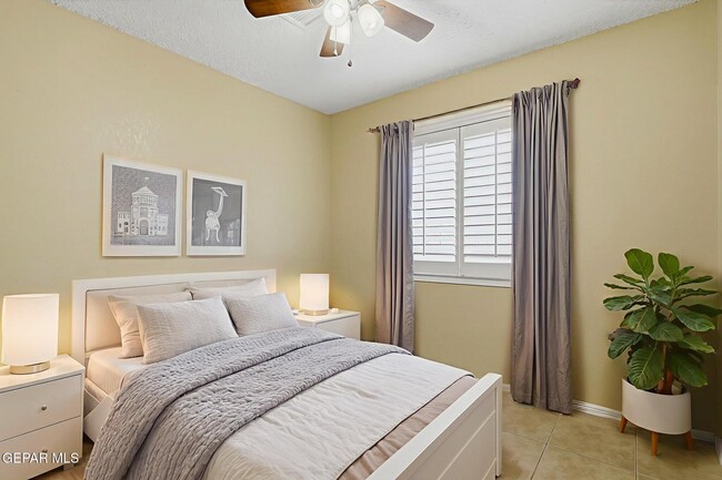 Building Photo - 12528 Martin Bauman Dr