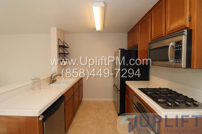 Building Photo - 9728 Marilla Dr