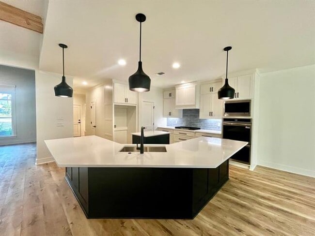 Building Photo - 160 Caurel Cir