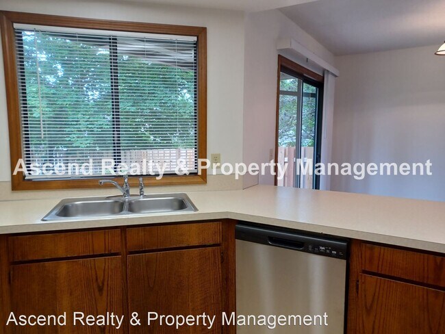 Building Photo - 3 br, 2 bath House - 10780 SW Summer Lake Dr