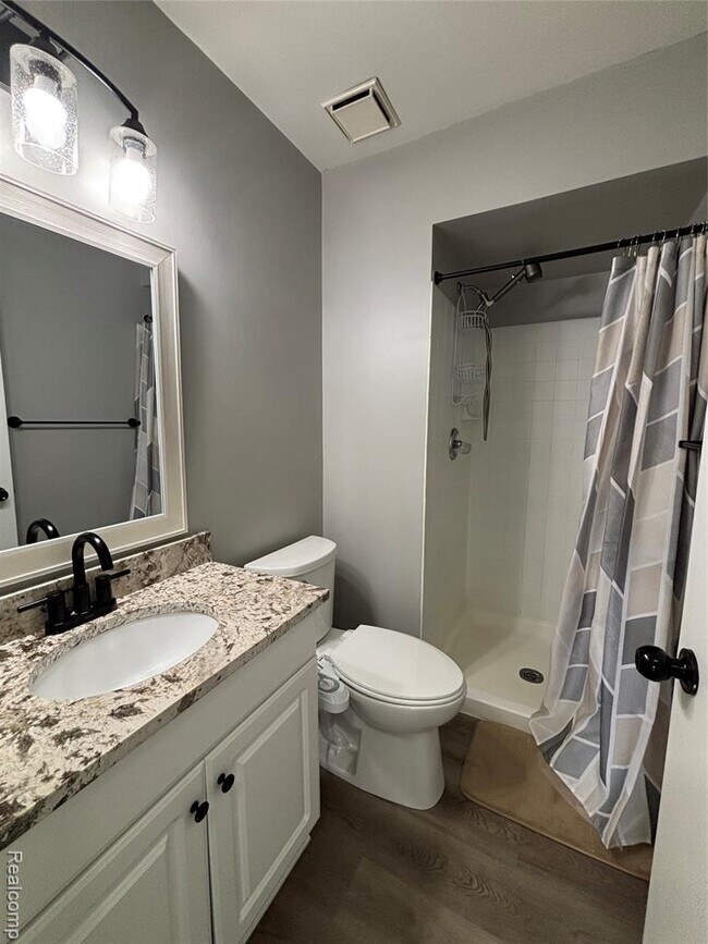 Building Photo - 15222 Ashley Ct