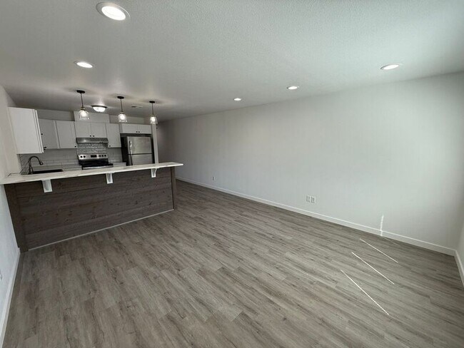 Building Photo - 2603 SW Pickford St