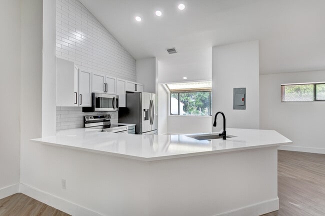 Building Photo - 205 Sea Oats Dr