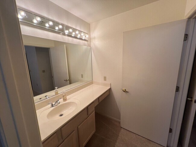 Building Photo - 2516 Sunup Dr