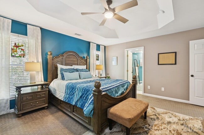 Building Photo - 6037 Queens Walk Ct