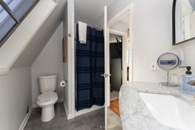 Building Photo - 585 Granny Lewis Ln