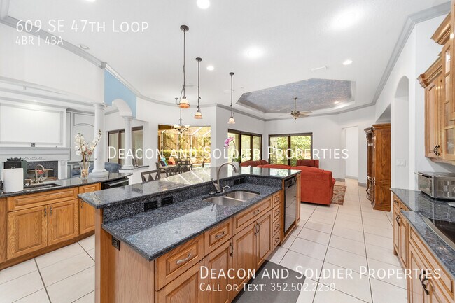 Building Photo - 609 SE 47th Loop