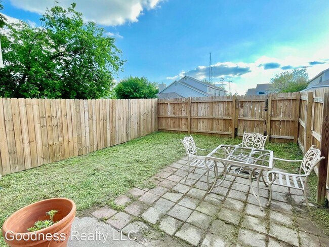 Building Photo - 2 br, 2.5 bath House - 8811 Schick Road C