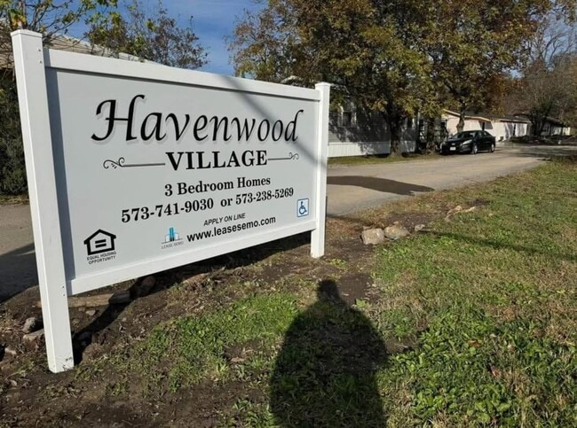 Primary Photo - 3 bed, 1 bath Apartment