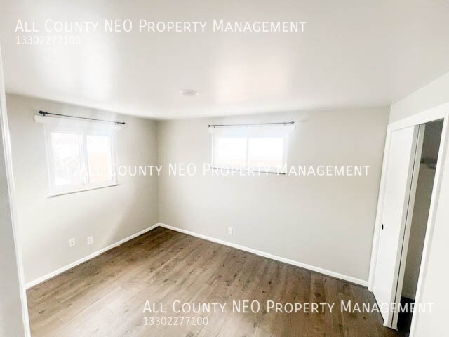 Building Photo - 1737 Portage Trail