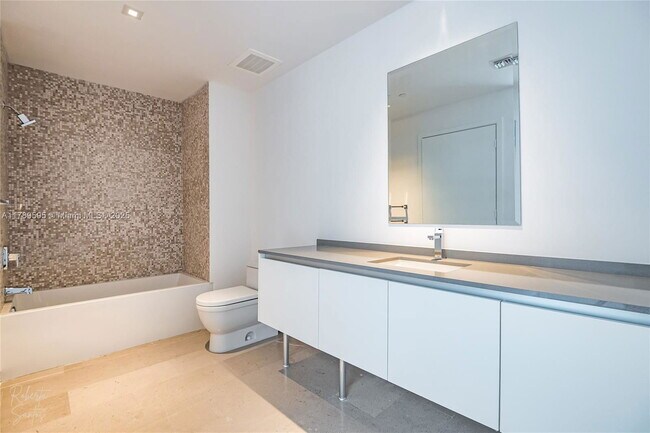 Building Photo - 88 SW 7th St