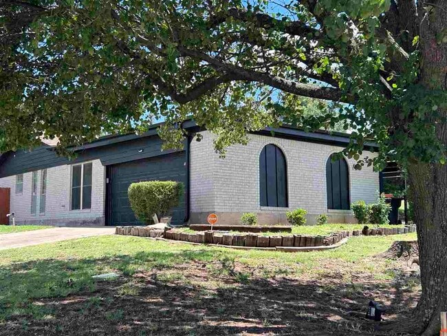 Primary Photo - 2717 NW Central Dr