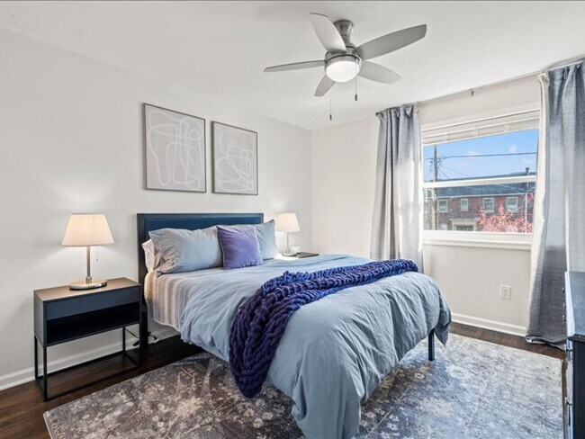 Building Photo - Distinctive Two Bedroom Beauty in Deanwood