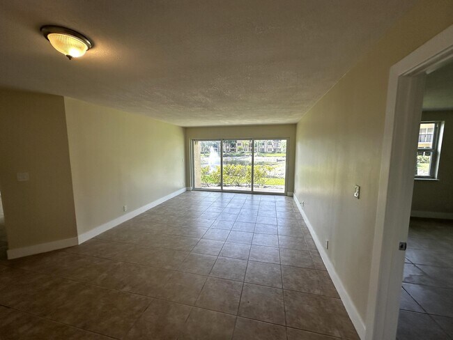 Building Photo - 8955 Wiles Rd