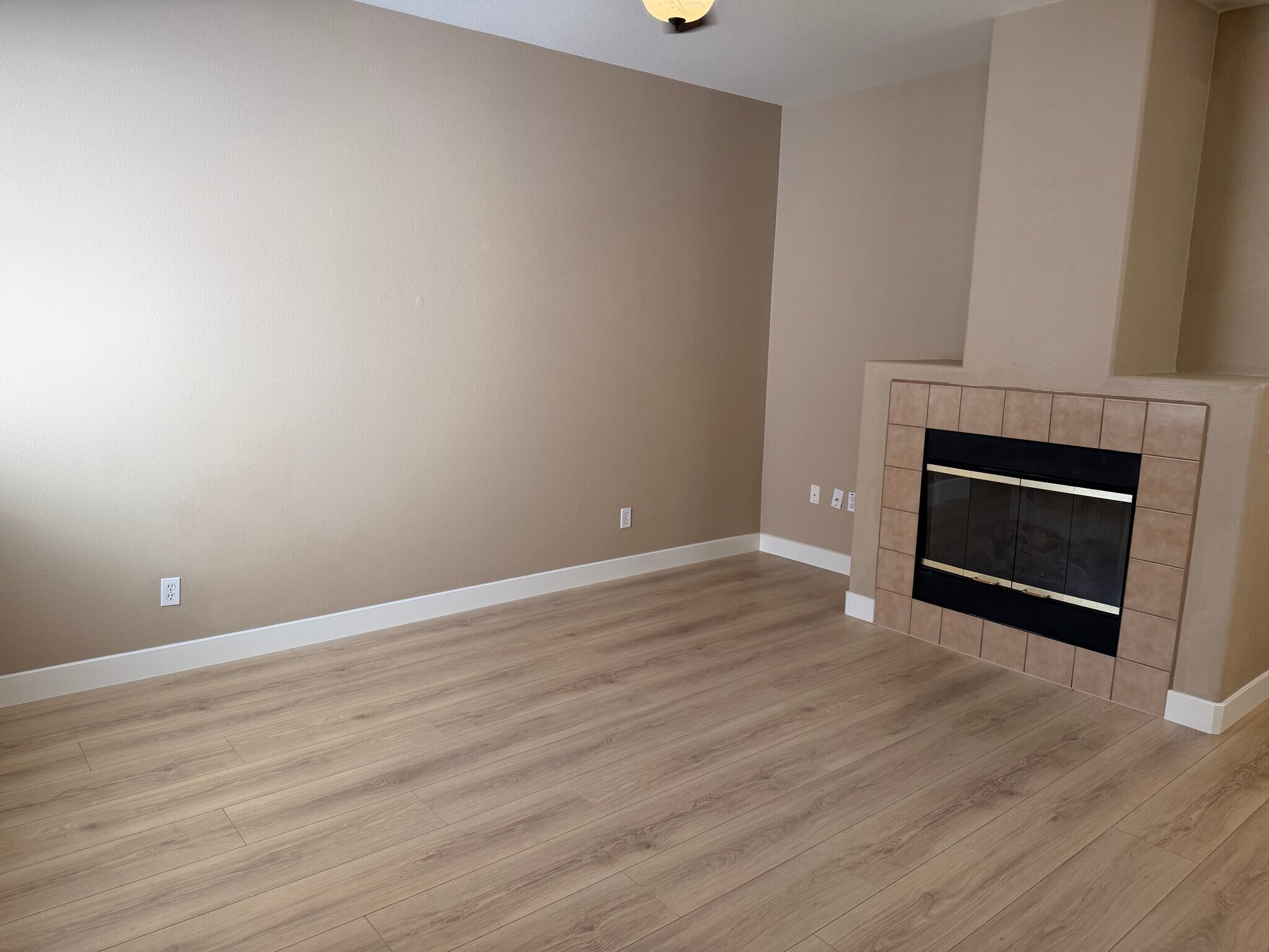 Building Photo - 33710 Willow Haven Ln