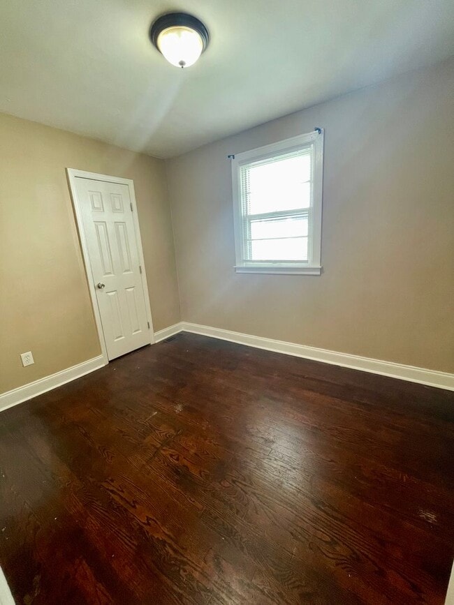 Building Photo - 208 Lutie St