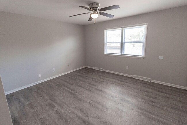 Building Photo - 1219 Player Pl