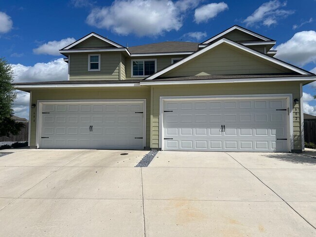 Primary Photo - 2-Story Luxury duplex in Seguin