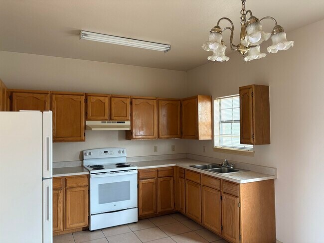Building Photo - 4419 Springfield Ave