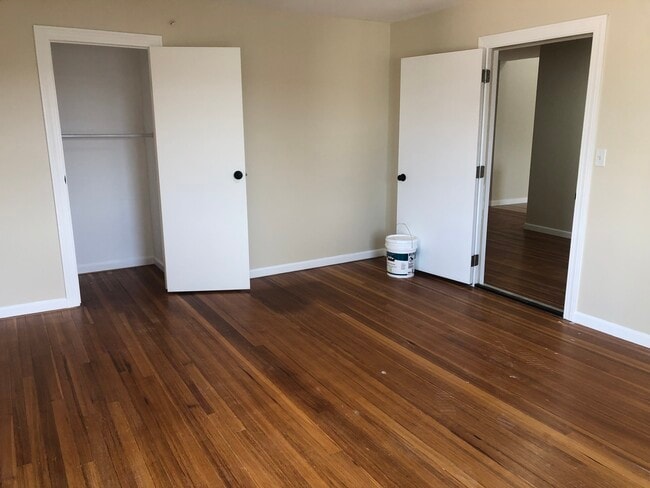 Building Photo - 385 Palisade Ave